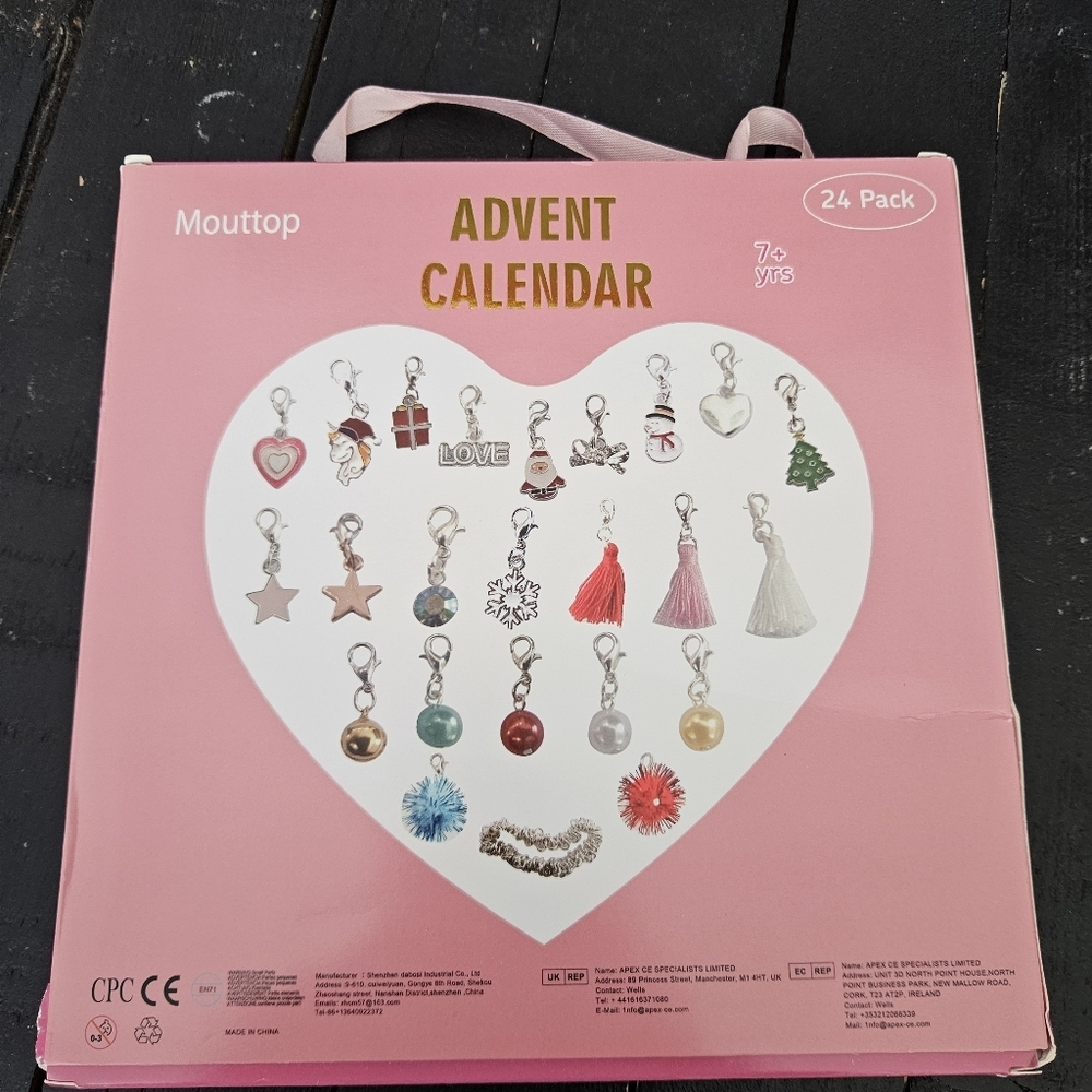 Girls Advent Calendar Charm Bracelet 24 Days Christmas Holiday NWT Countdown